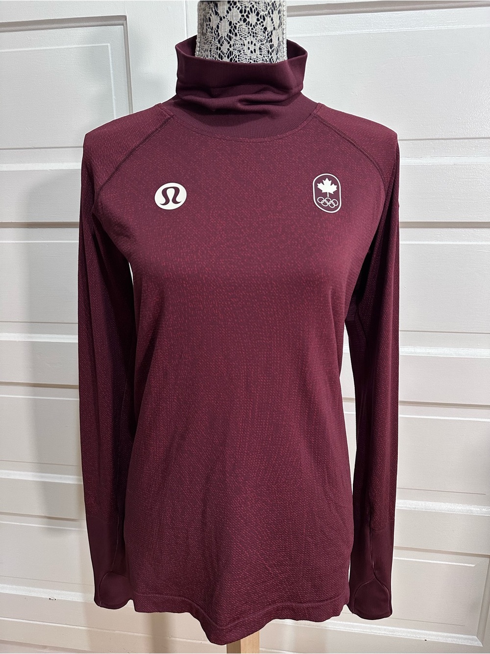 Lululemon Swiftly Tech Long Sleeve Team Canada Size 10 Red Winter Olympic